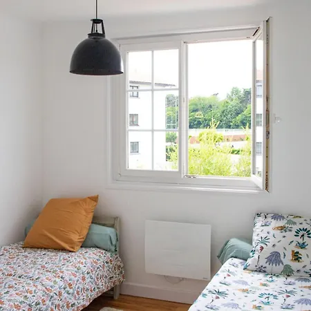 Family 3 Bedrooms With Garden 비아히쯔