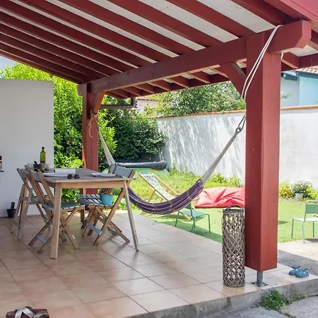 Family 3 Bedrooms With Garden Holiday home *