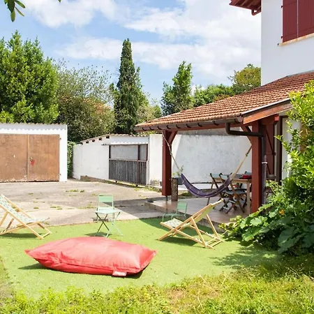 Family 3 Bedrooms With Garden بياريتز